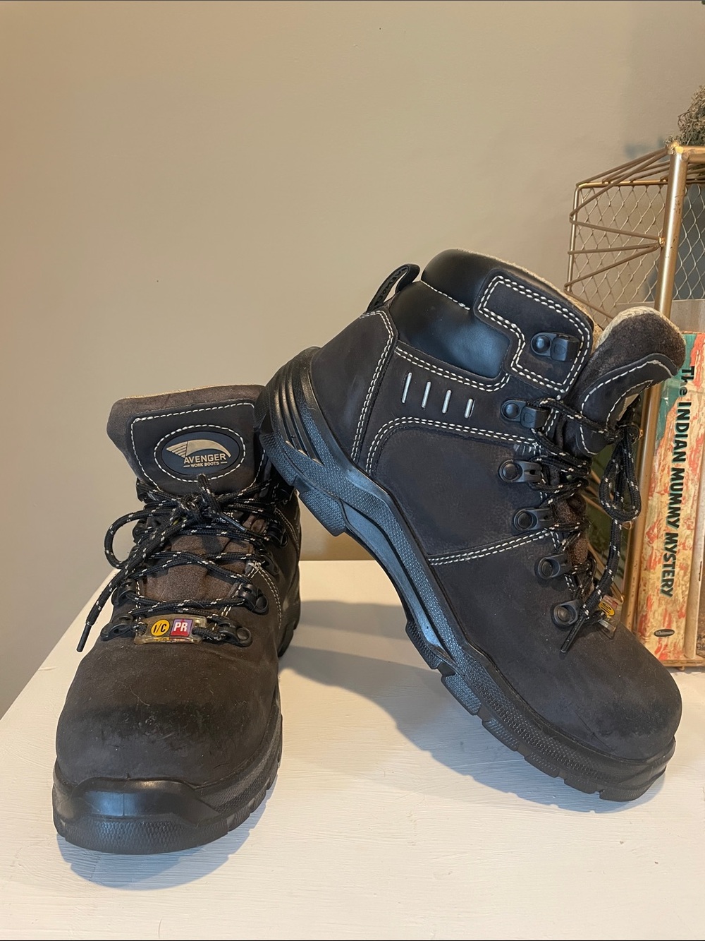 Avenger Black womens  Safety Work Boots with Lace-Up Support size 7